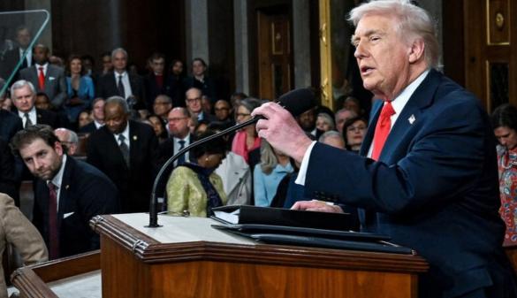 特朗普：投降保命吧

特朗普称，美国在几分钟内就摧毁了9艘伊朗舰艇和一个伊朗海军