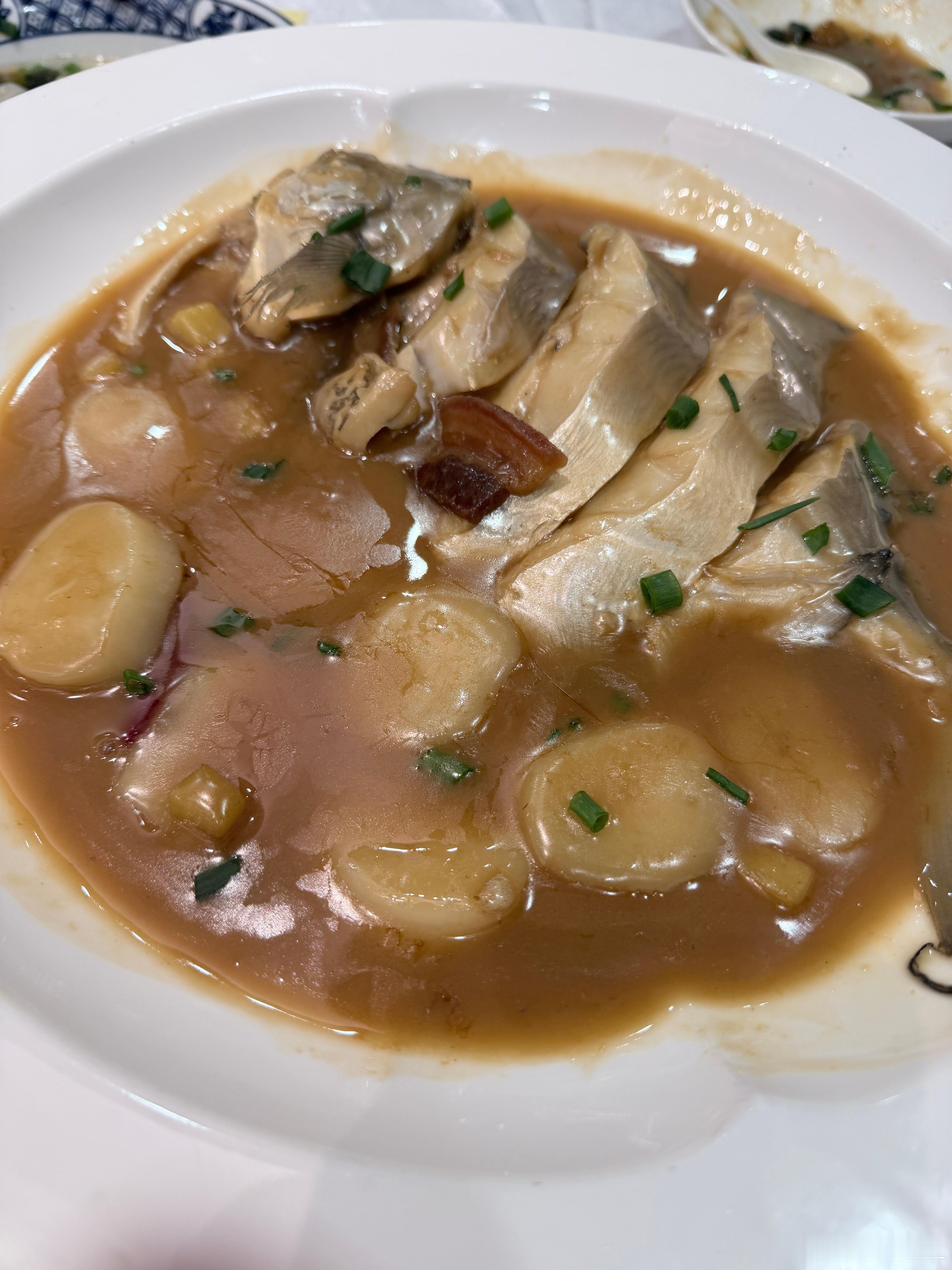 闪现宁波，有宁波的朋友嘛，我晚餐纠结到底要吃小鱼厂 天滋久还是盛丰记，大家说选哪