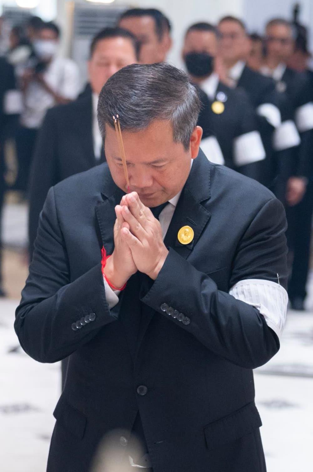 [月亮]柬埔寨首相又在作死了！惹怒中国，被美国收割，国家快被他玩崩了！

信源：