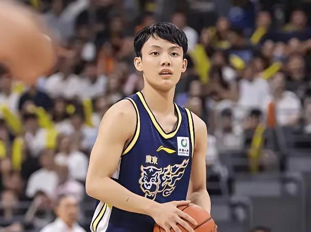 一切阴霾都将扫去！
随着广东队再次大胜四川队，广东队的最佳阵容已经浮出水面。
首