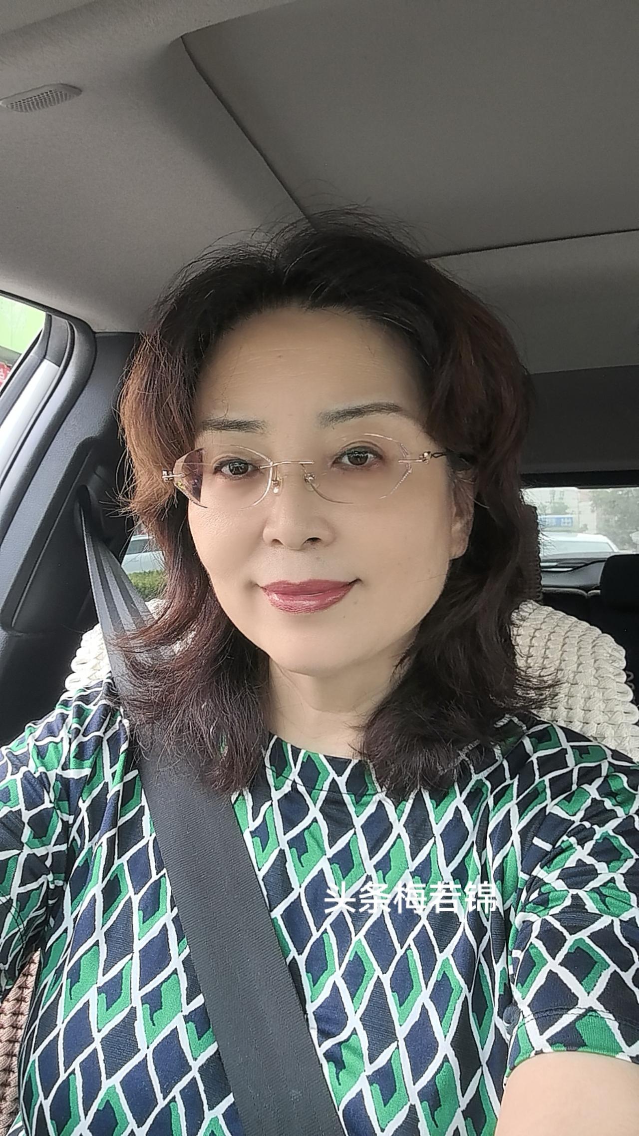 两个礼拜的肉体折磨，浴火重生！我是打不死的小强。最喜欢这种小白花扁豆，身体不适没