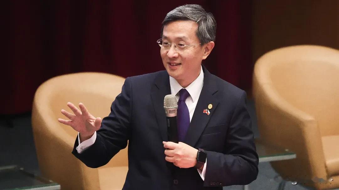 “用幽默的方式看待这个永远的邻居”？台高官公然挑衅侮辱我们
出席欧洲政策研究中心