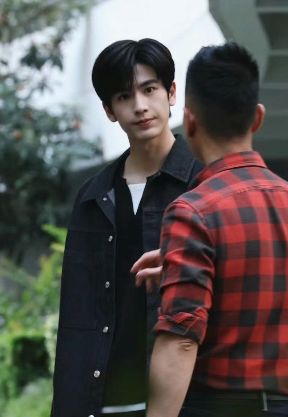 你永远可以相信张凌赫的现代装颜霸标准，多演演现偶吧牛牛对我眼睛太友好辣 ​​​