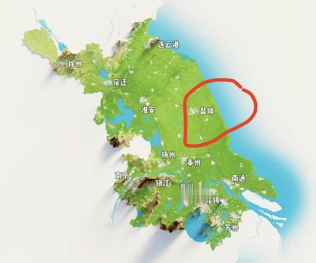 今年去过盐城，盐城建设得很不错，又宽敞又干净，遇到的当地人都是热情有礼。去看了海