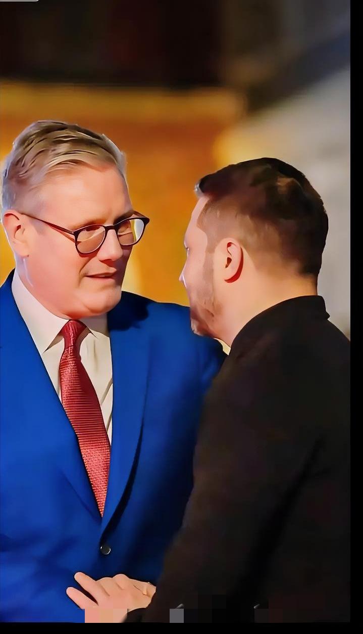 是救星还是牺牲品？泽连斯基的名字，早和乌克兰的命运绑死了？

有时候，一个国家的