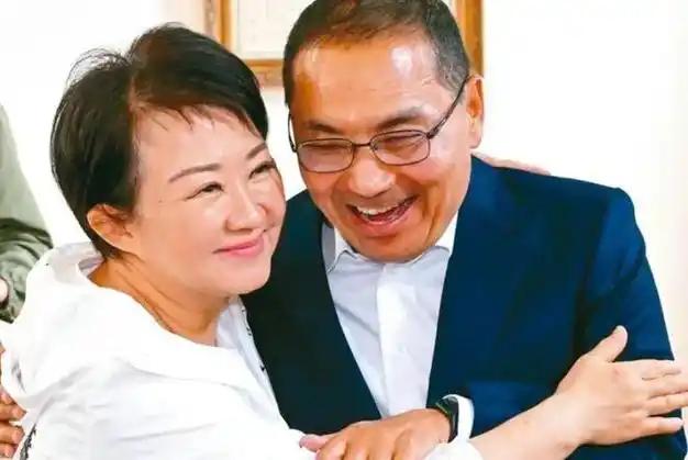 也难怪卢秀燕和侯友谊不愿出席典礼！  
 
试想一下，本来以为可以在党内分到一大