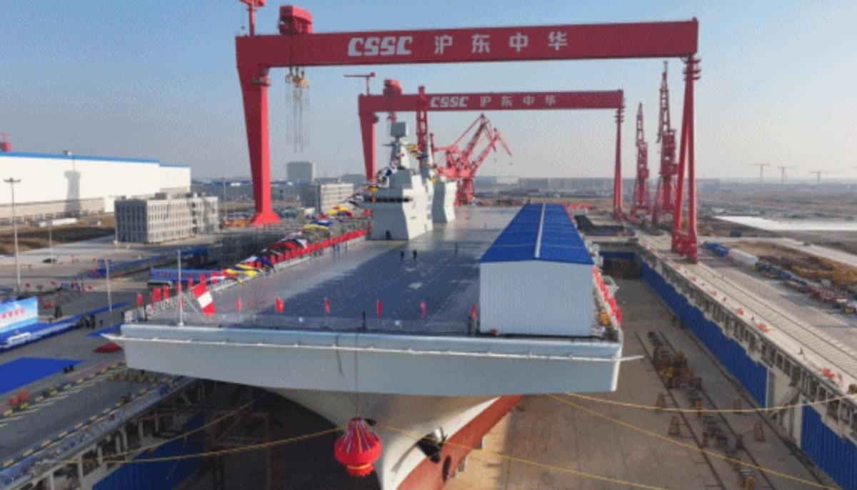 西方媒体的风向变了。
过去，他们总是嘲讽中国的科技要“追赶几十年”，如今却不得不