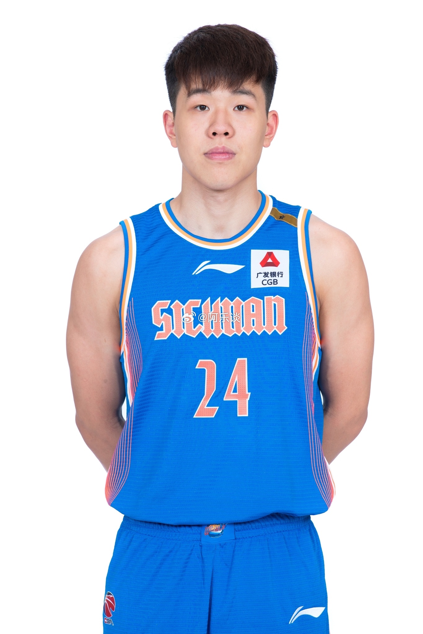 今天是前四川外援李林岳的27岁生日我的观赛搭子cba30年有你有我 ​​​