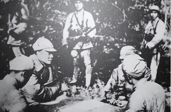 毛主席下令15日占领贵阳，期限到，师长说无法完成时竟神奇兑现！
“师长，城头的红