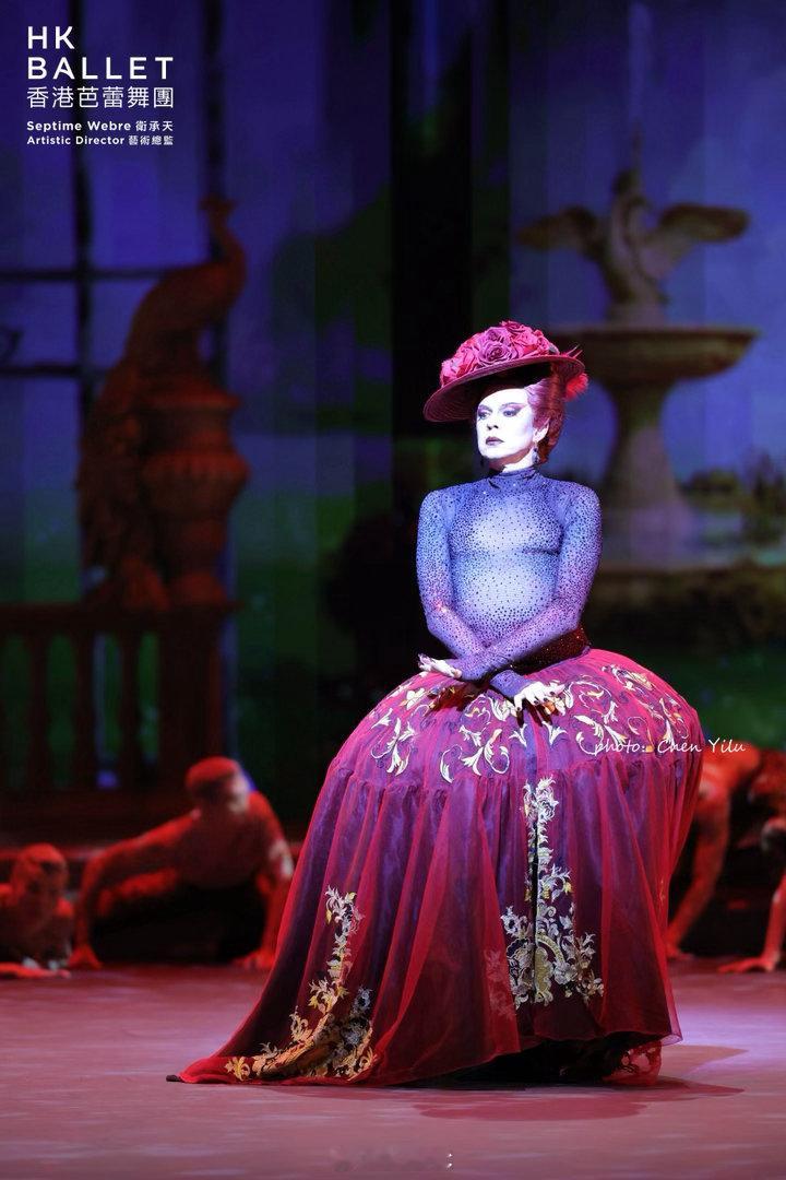 香港芭蕾舞团Malakhov新版《睡美人》首演首演场的剧照第一组来也太喜欢马主任
