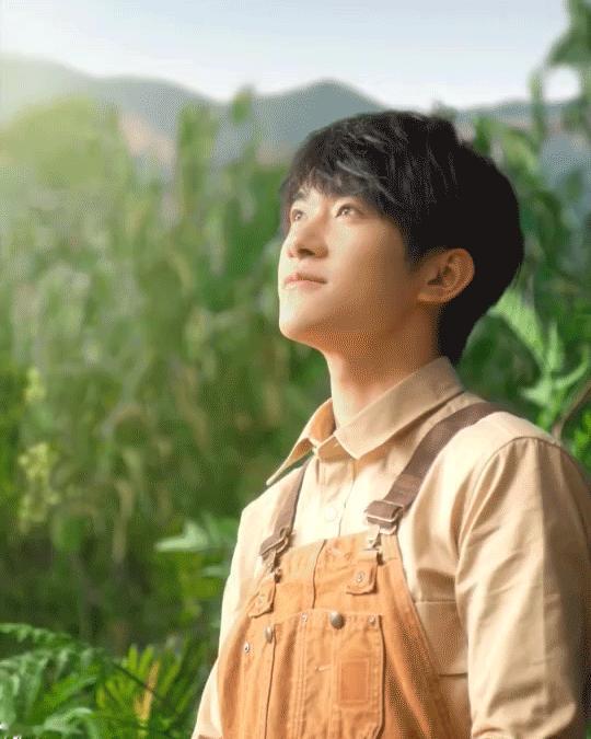 园丁玺玺易烊千玺电影惊蛰无声四字 易烊千玺 yyqx 四字弟弟