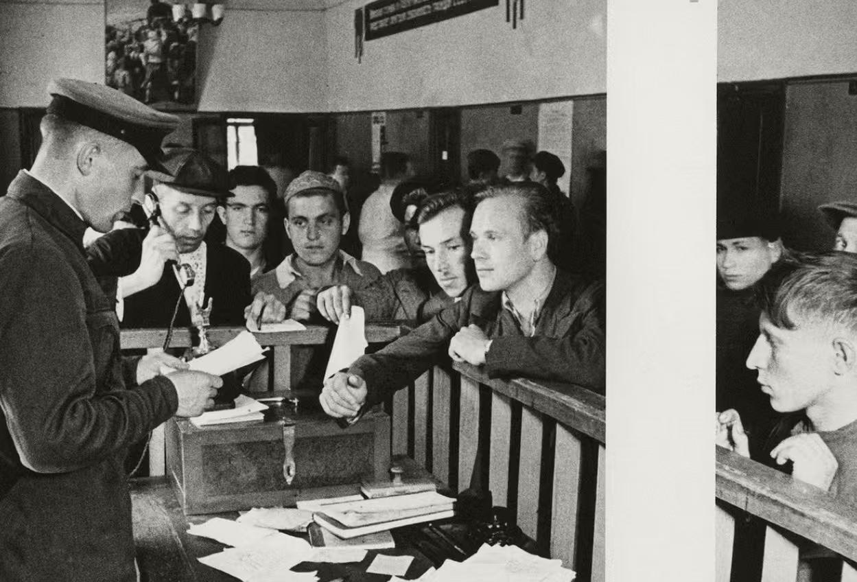 当战争进行到1944年的时候，苏联的后备兵员资源储备情况已经颇为紧张了，所以在那