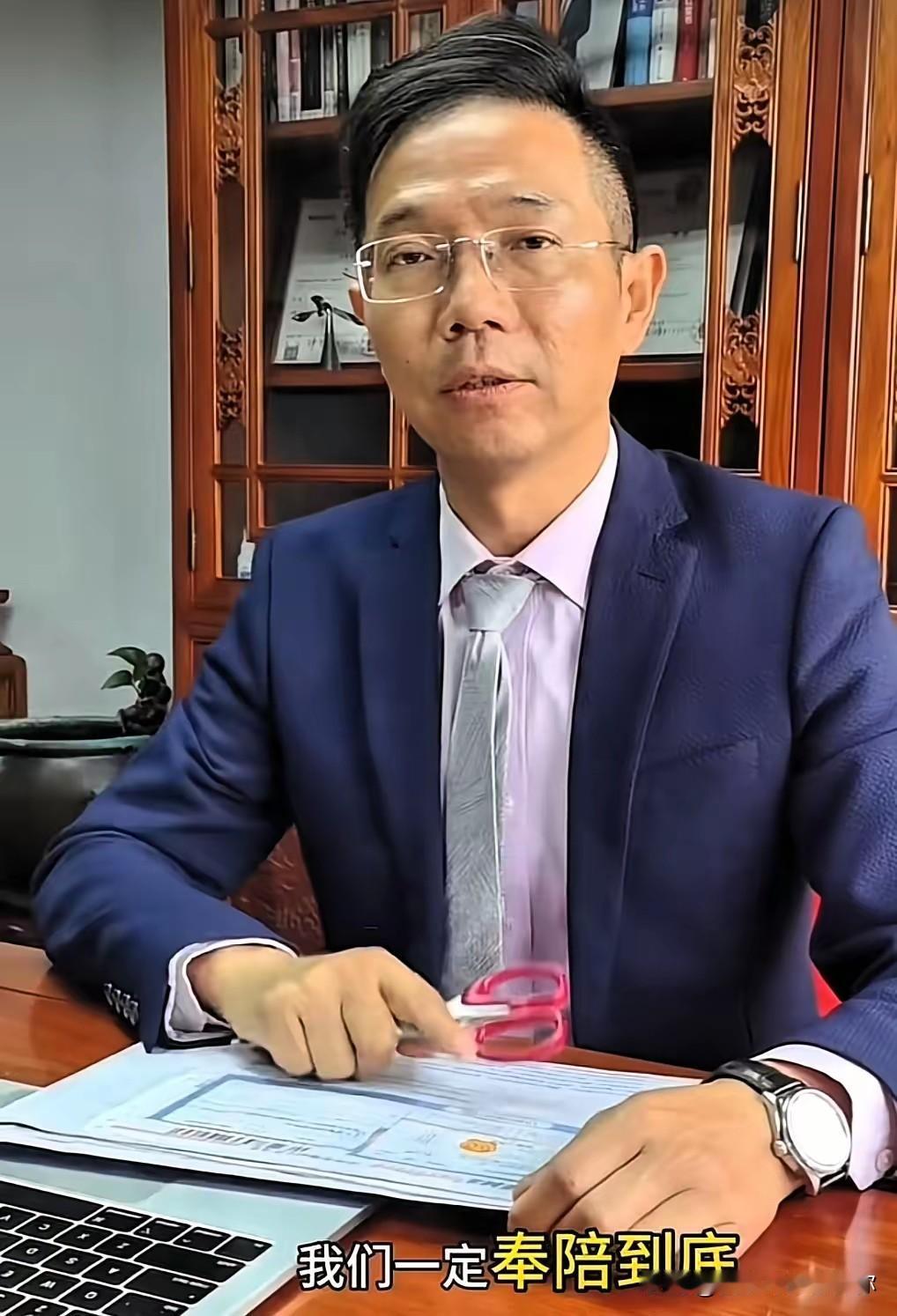 刷到李律一口气更新近二十条内容，确实有些意外。每条都在为山西狗咬人案中的申某良作