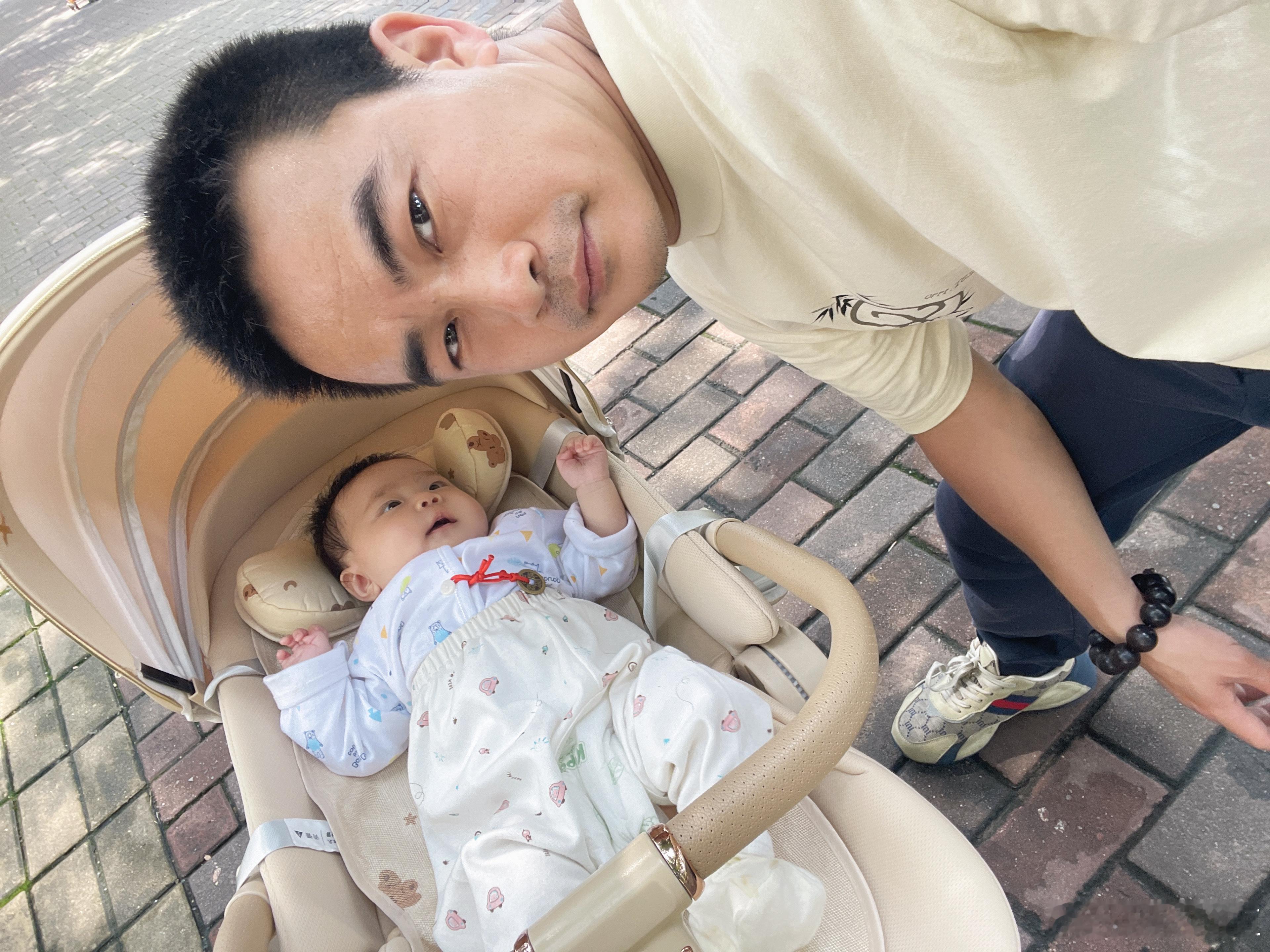 好热的天气，妹妹要吵着出来逛街🍎🌹 韶关