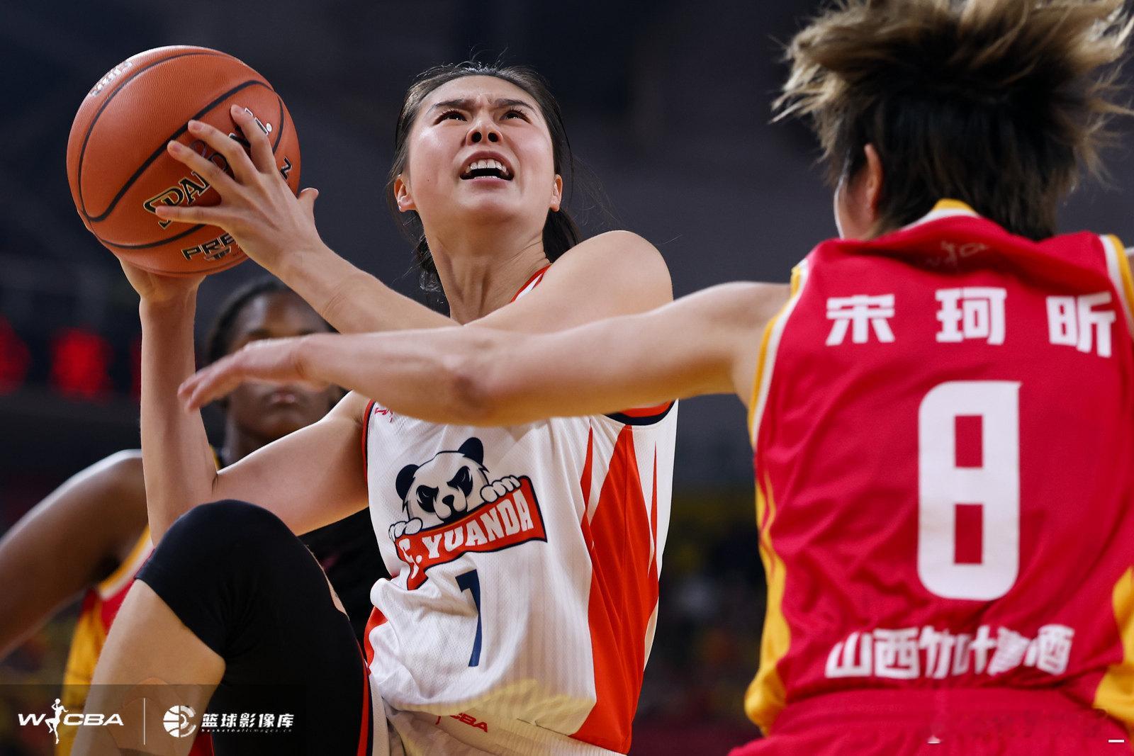 李缘喜提WCBA总决赛FMVP在2026年4月25日WCBA总决赛第五场生死战中