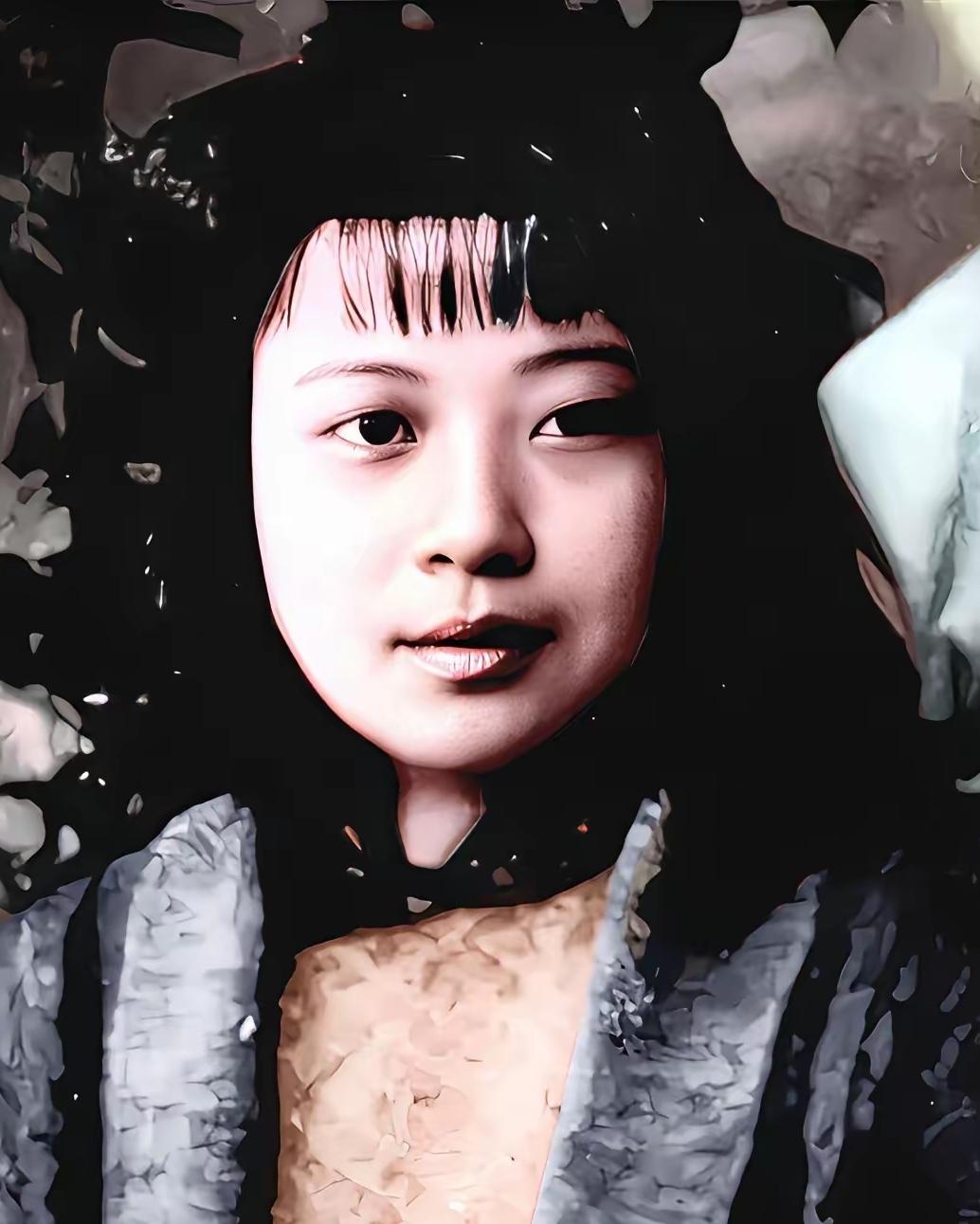 [微风]1963年，解放军师长陈广胜回乡寻找多年不见的妻子。没想到，他刚到村口，