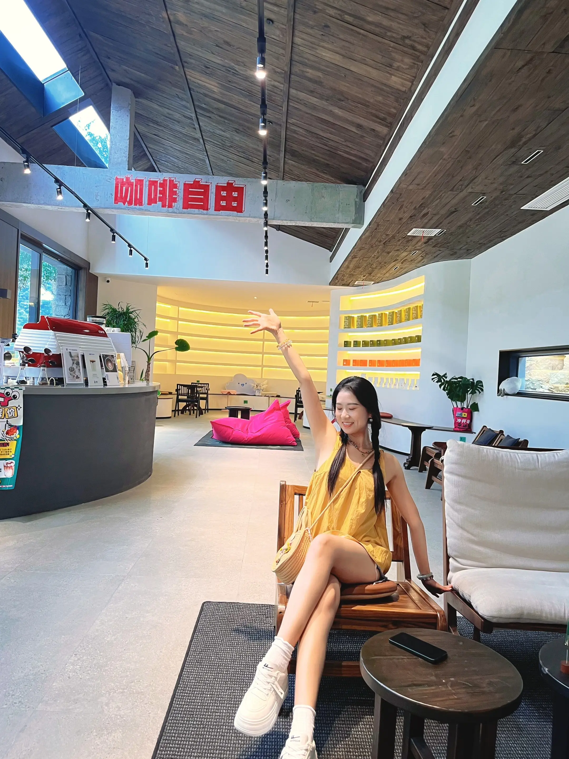 藏在山里的咖啡店☕️随便一个角落都超美的～