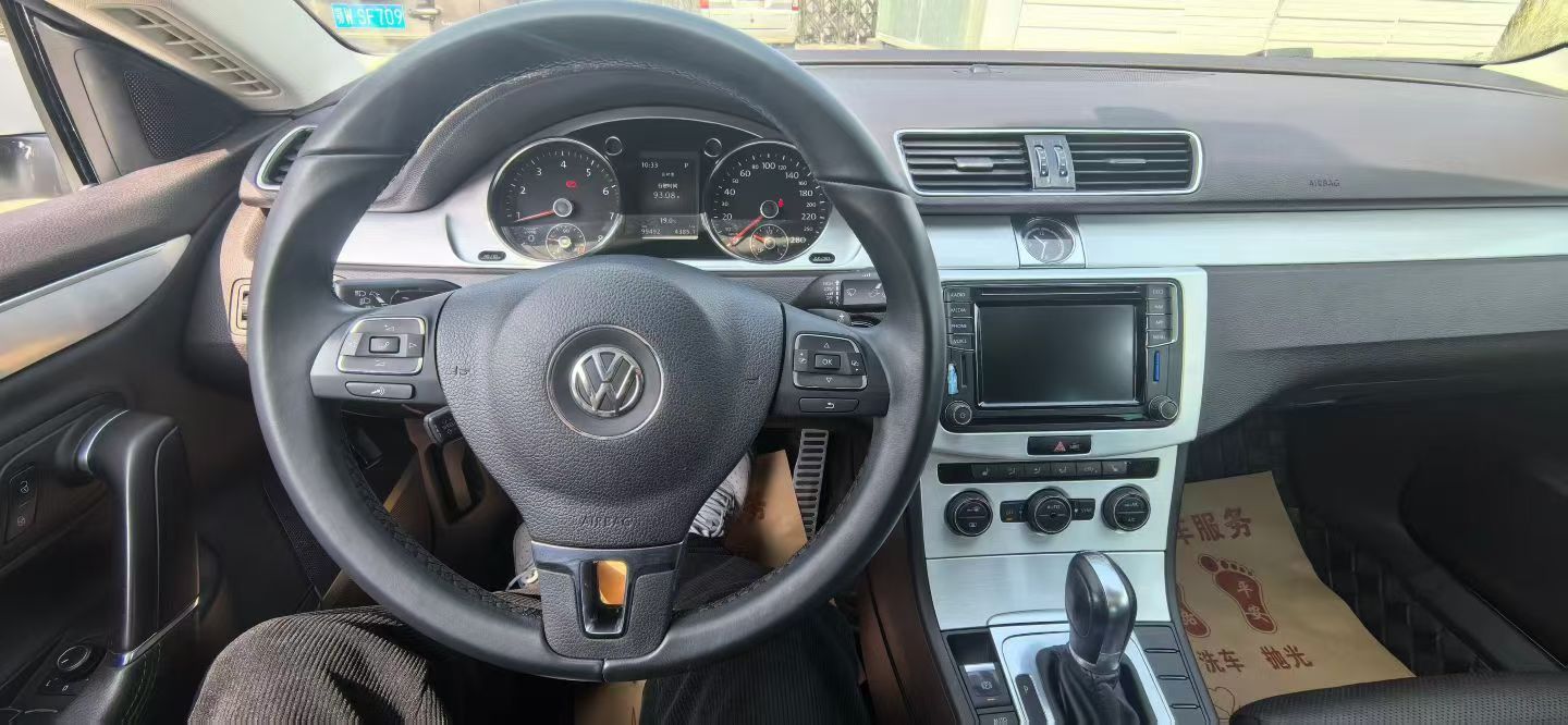 来一台18年大众CC 1.8T豪华版指导价26.88万个人一手车，行驶9万公里实