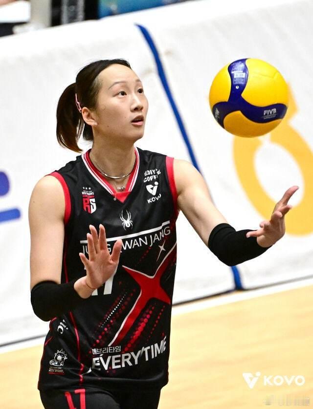 国际排坛动态仲慧韩国媒体今天再次大篇幅报道了女排V联赛最佳亚外--仲慧 渴望从上