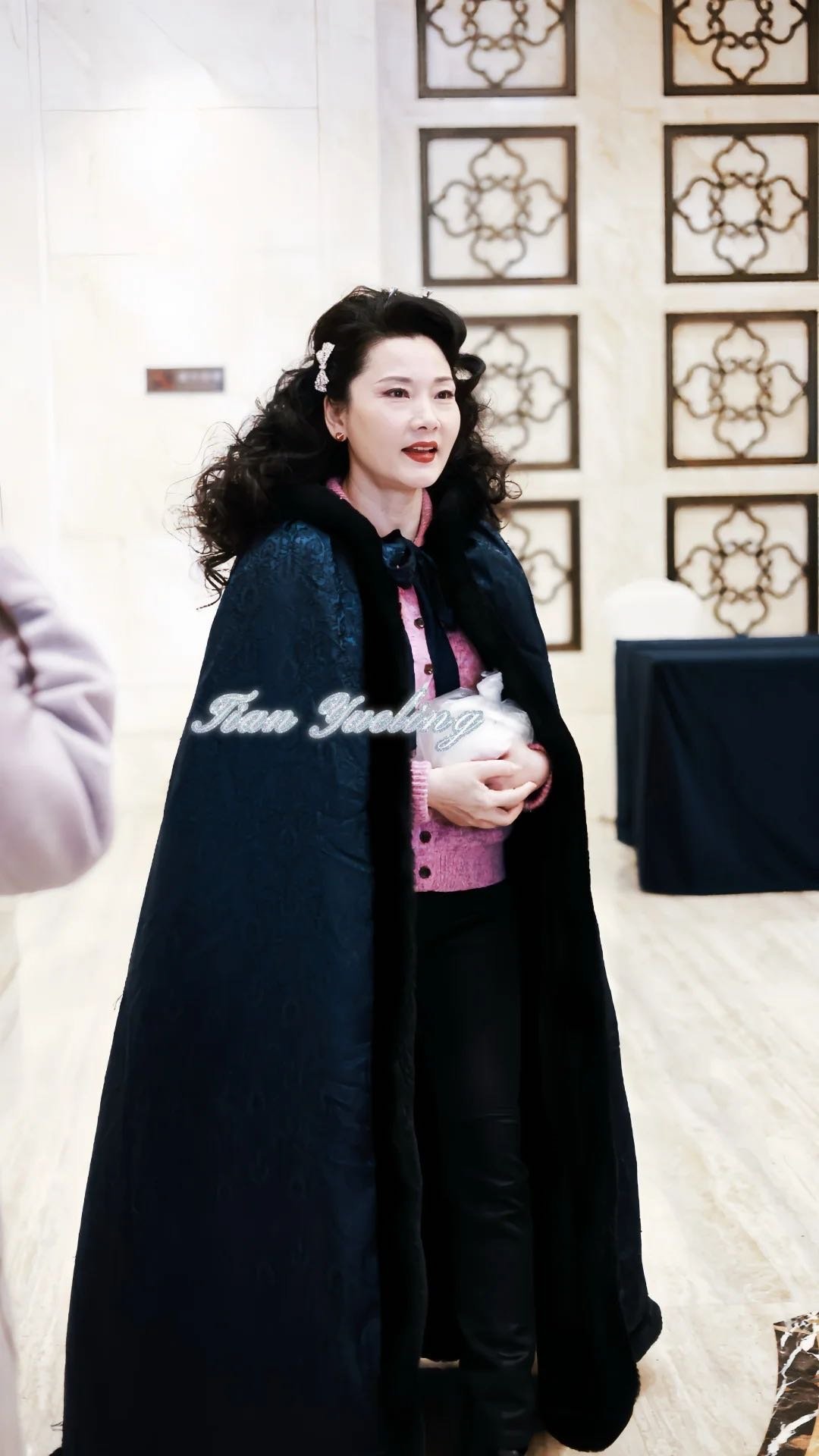 何赛飞这情绪切换绝了无限超越班 没有嘶吼却句句扎心，没有煽情却让人泪目。何赛飞用