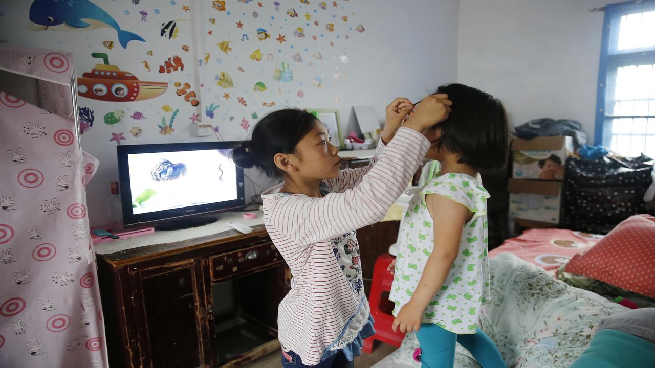 太痛心！新疆31岁舞蹈老师万小艳走了。她患的是EB嗜血综合征，从10月底开始高烧