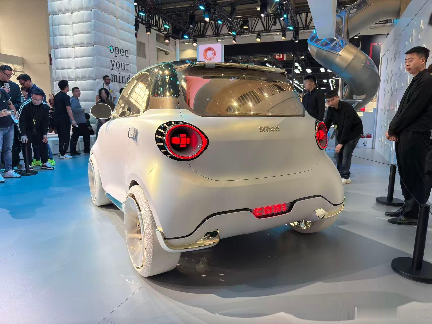 2026北京车展这就是北京车展在2026北京车展的E4场馆内的Smart展台上，