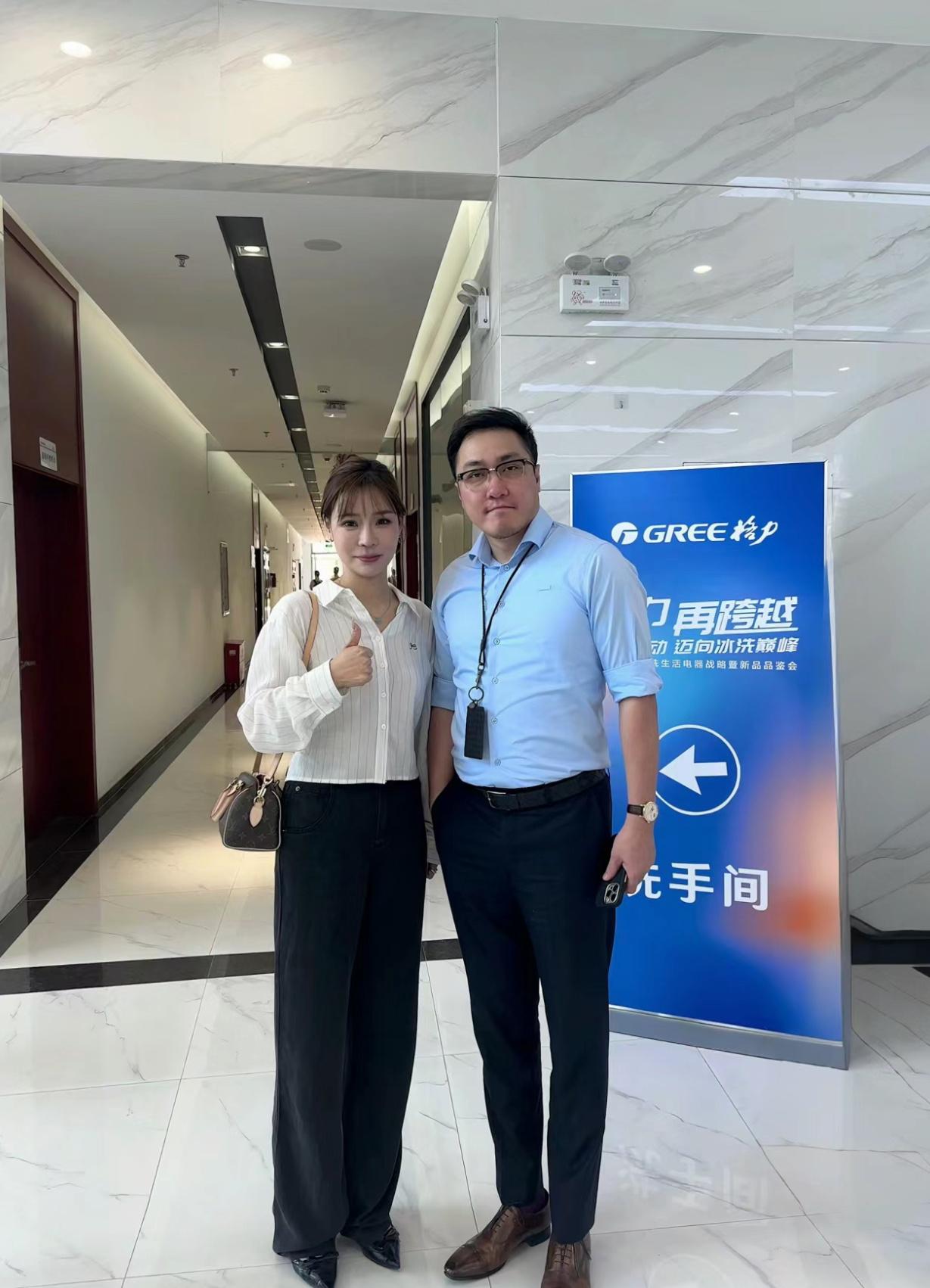 王自如在格力果然很滋润，目前这体态跟当年与罗永浩决战优酷时的瘦削模样简直判若两人
