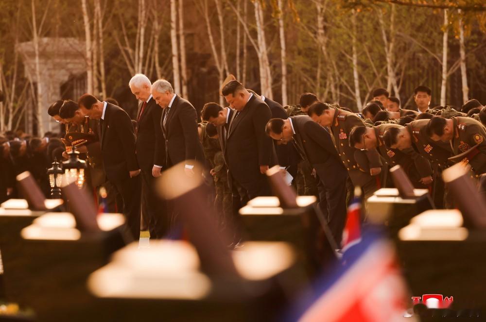 朝鲜海外作战功勋纪念馆竣工，金正恩及俄罗斯议长、防长出席典礼。 