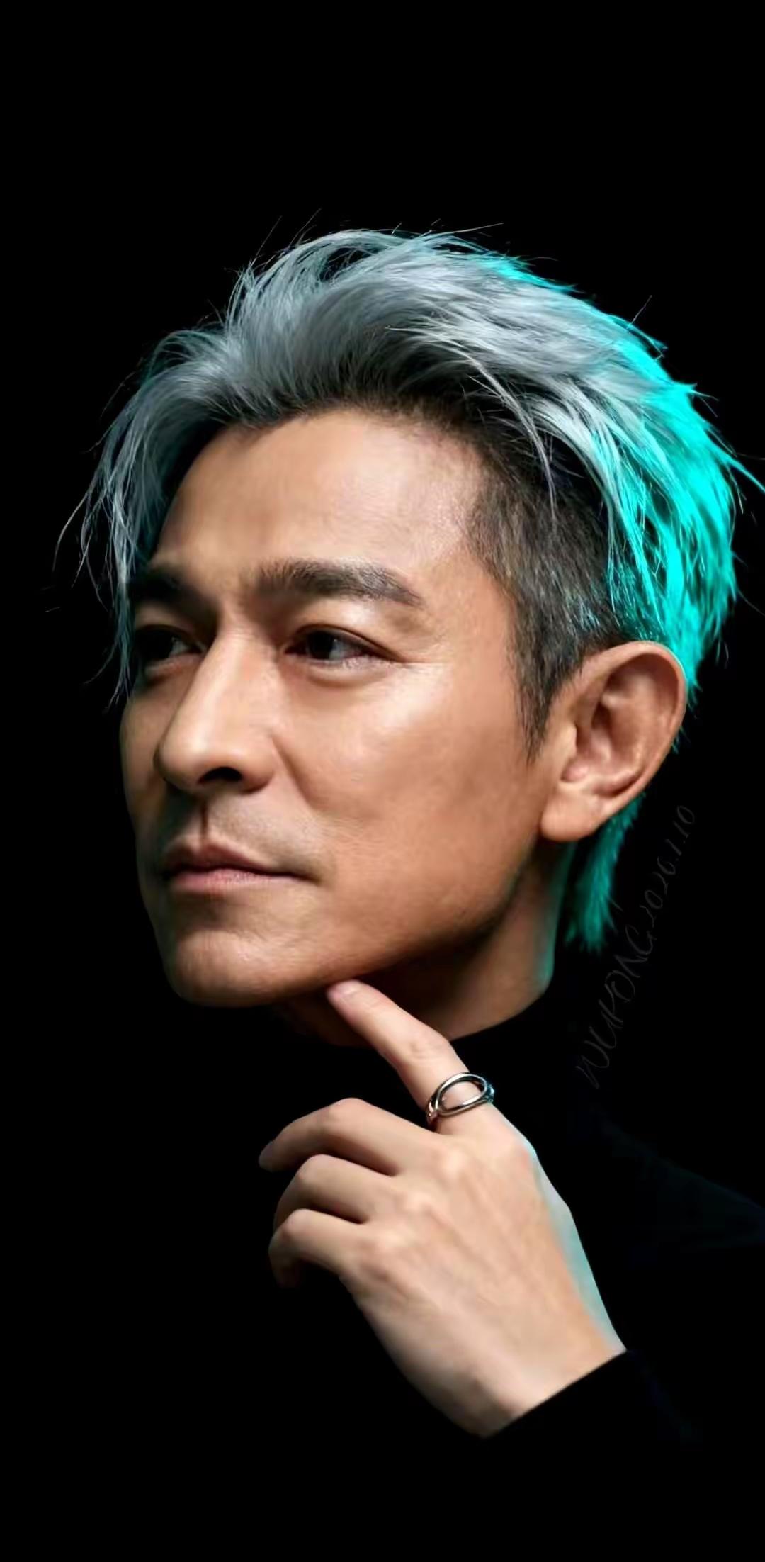 63岁刘德华告诉你要想健康，就四个字
！

娱乐圈里，有的明星明明60多岁了，看