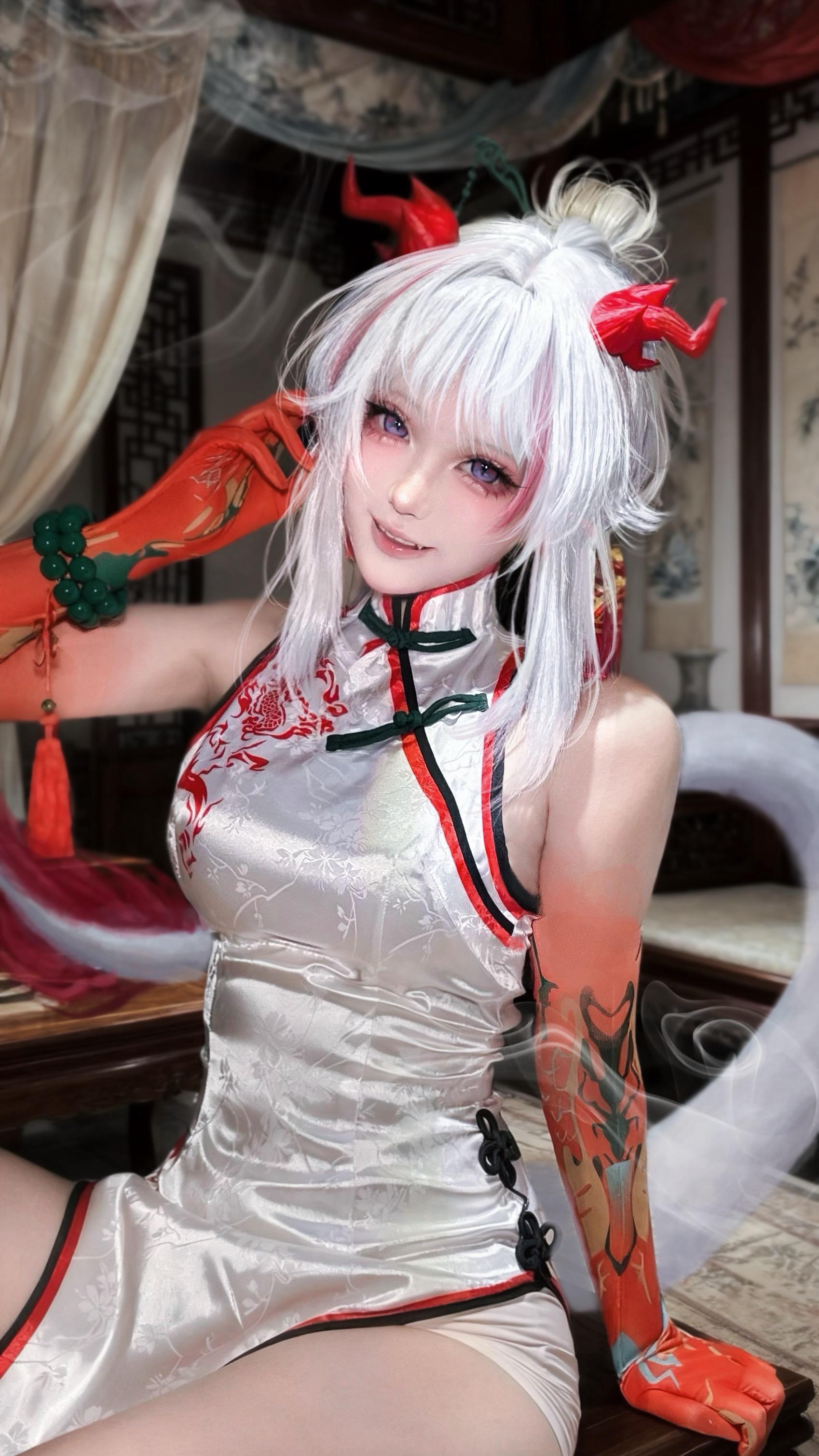 这是龙泡泡，她很可爱