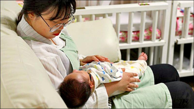 韩国宠物数量比儿童多，低生育根源是阶层固化。
韩国政府催生这么多年一直没效果，根