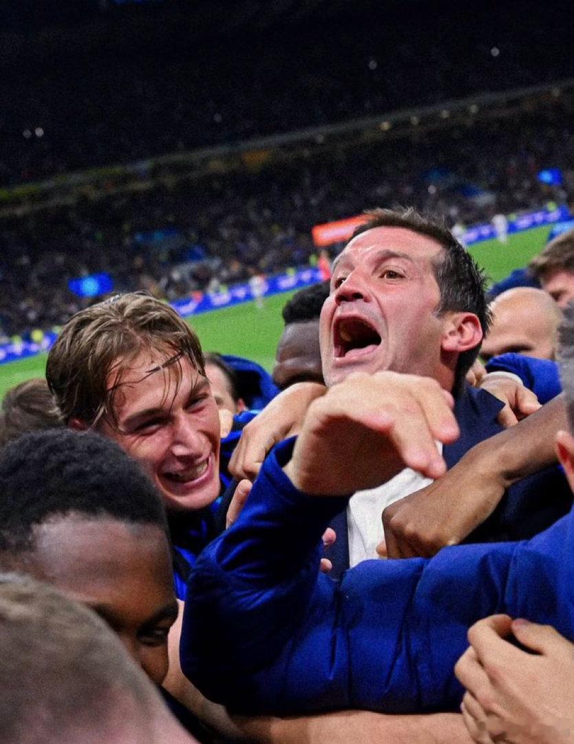 罗马诺已经发布了社交媒体：国际米兰历史上第21次赢得了意甲冠军！齐沃在上任俱乐部