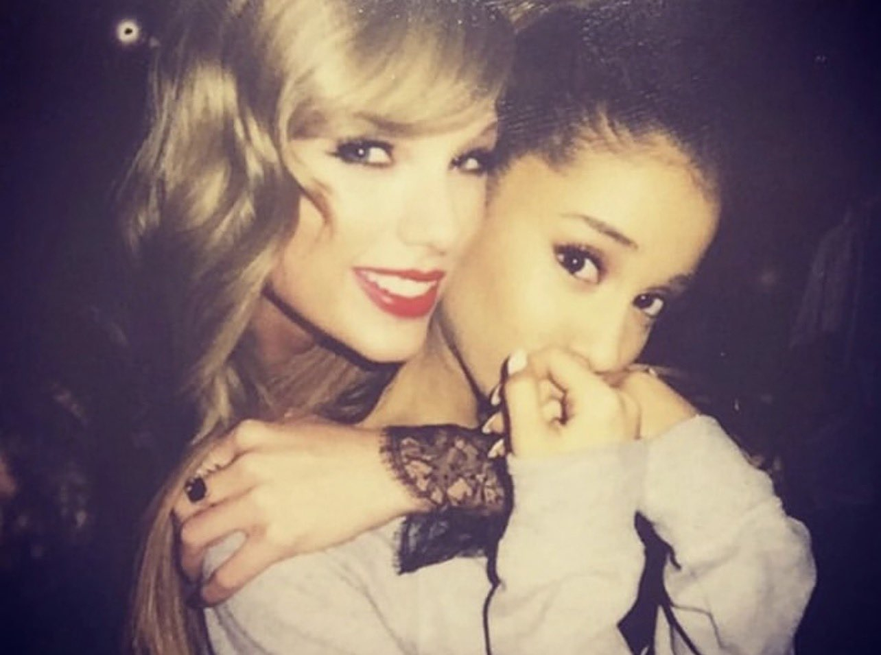 ‼️Tayriana 统治了音乐产业！Ariana Grande 追平 Tayl