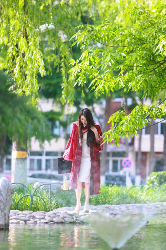 无需多言，女摄带你RUC一张毕业照即封神！