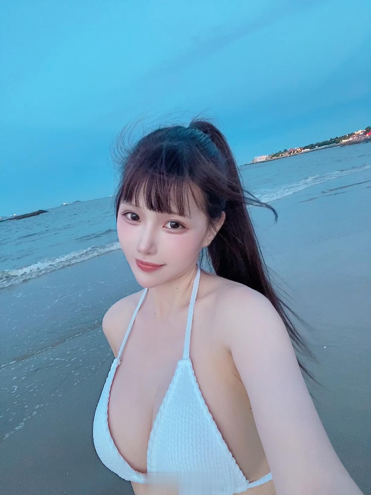 我对晚霞的心动就如同那年对你的一见钟情 ​​​