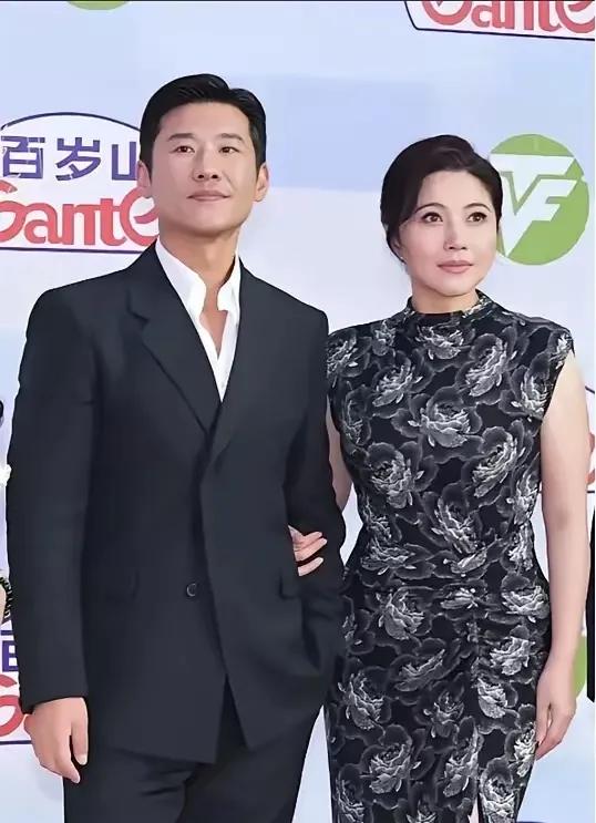 两人相差五岁，为什么就这么有夫妻相呢？其实真觉得他们俩挺般配的，关键是两人还都单