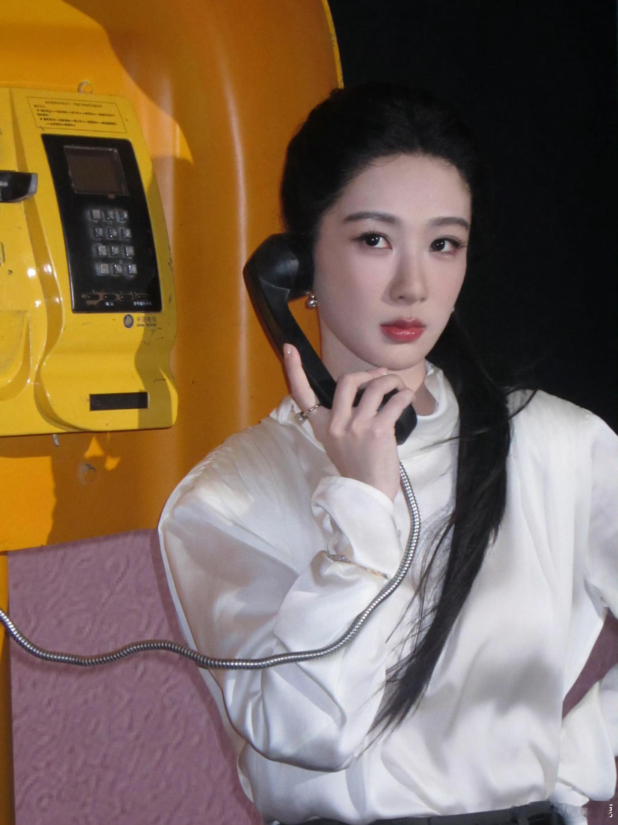 杨紫是如何被你动摇了心跳，想立刻搬进你眼中停靠。杨紫白玉兰视后
