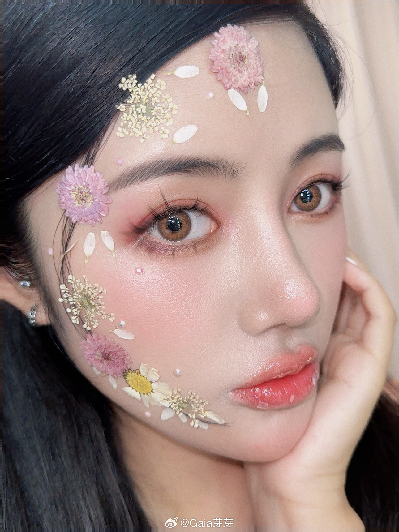 五一音乐节妆容充满音乐的夏天开始了[挤眼]五颜六色的妆容跟音乐节太搭了接下来给第