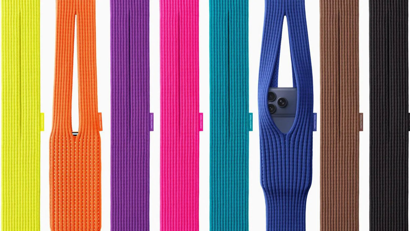 【1299 元起的“手机袜套”卖光了，苹果 iPhone Pocket 所有地区