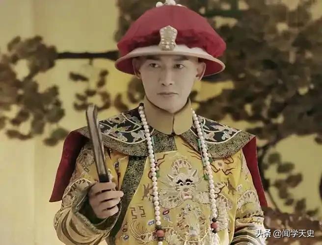 清朝乾隆皇帝为何要毁书?

乾隆修《四库全书》这事，很多人都知道。但修书和毁书，