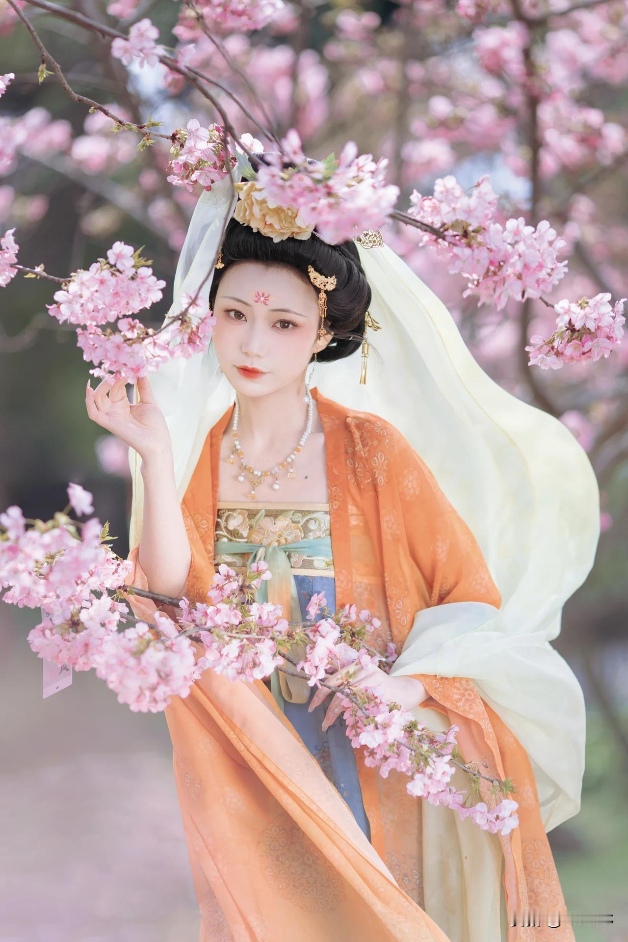 唐制汉服有哪些款式?国风汉服有多美 汉服 有很多款式，个人觉得其中这种好看接下来