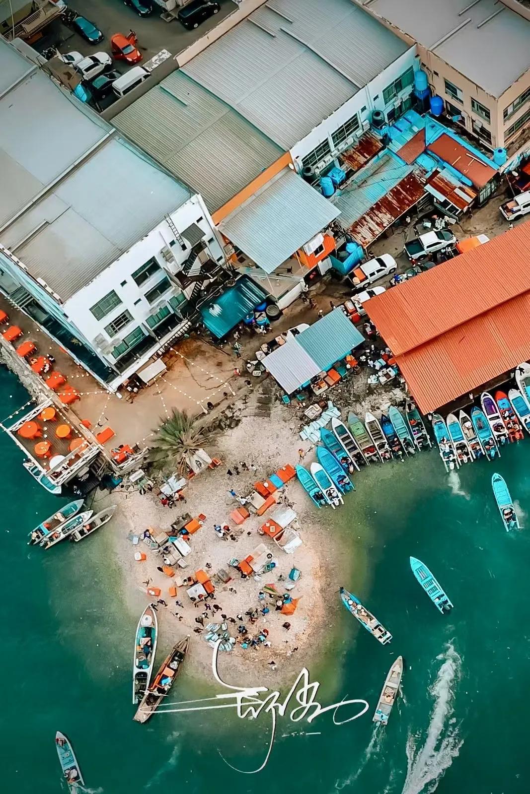 🇲🇾仙本那 • 海丰码头⛵️

Semporna在马来语言中是“完美”，这里