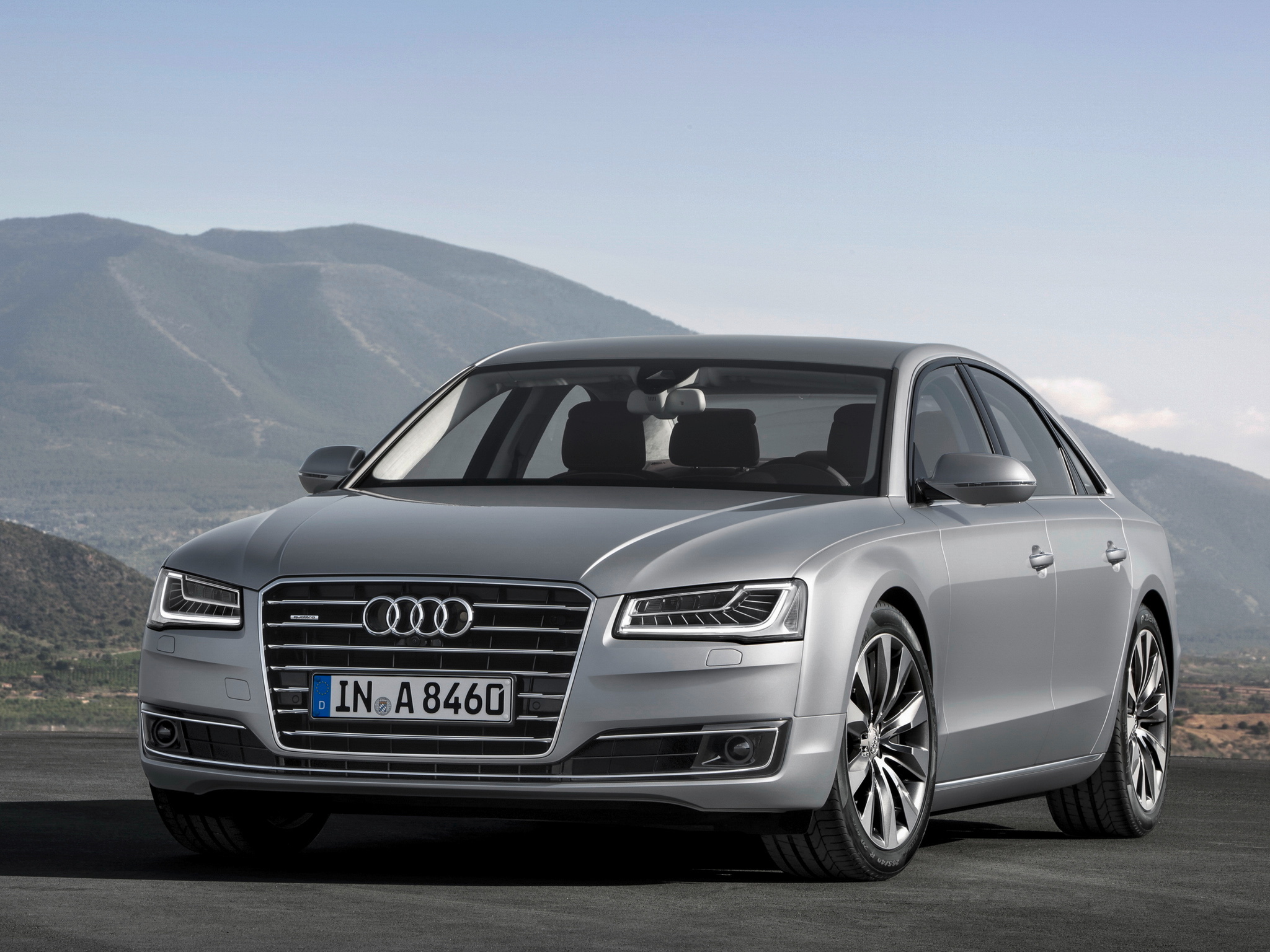 Audi A8 TFSI quattro那会奥迪的灯组设计确实好看玩油漆也是很溜