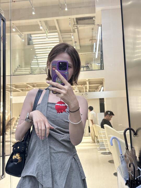 给我弄头发的Tony说