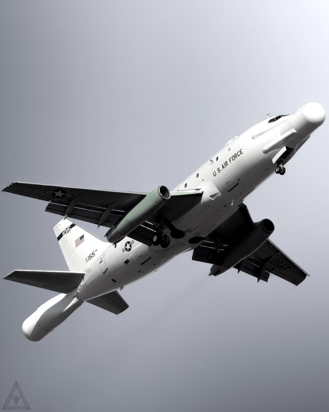 NT-43A 雷达飞机以 NASA522 的身份运行，正在进行训练，以支持 Ar