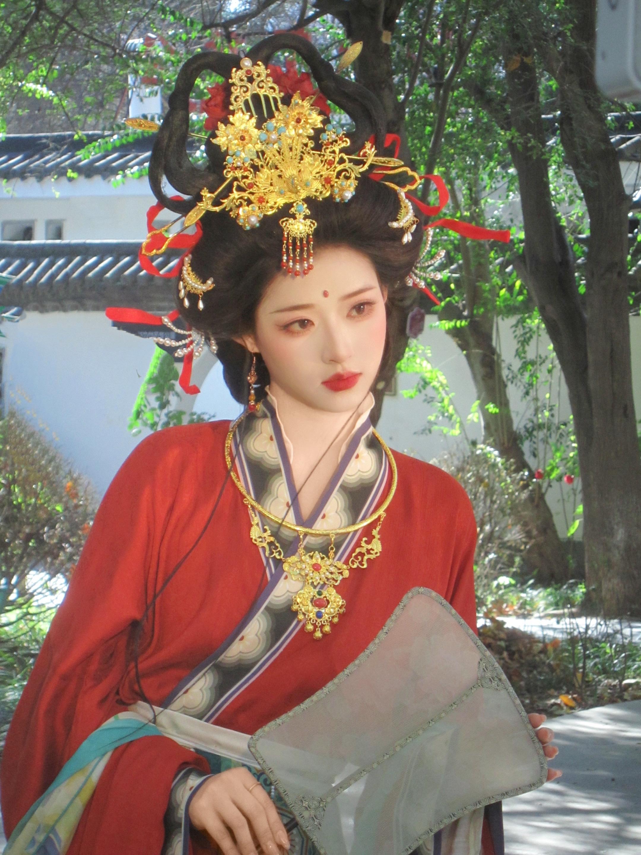 "中国神仙，不是只有一袭白衣"