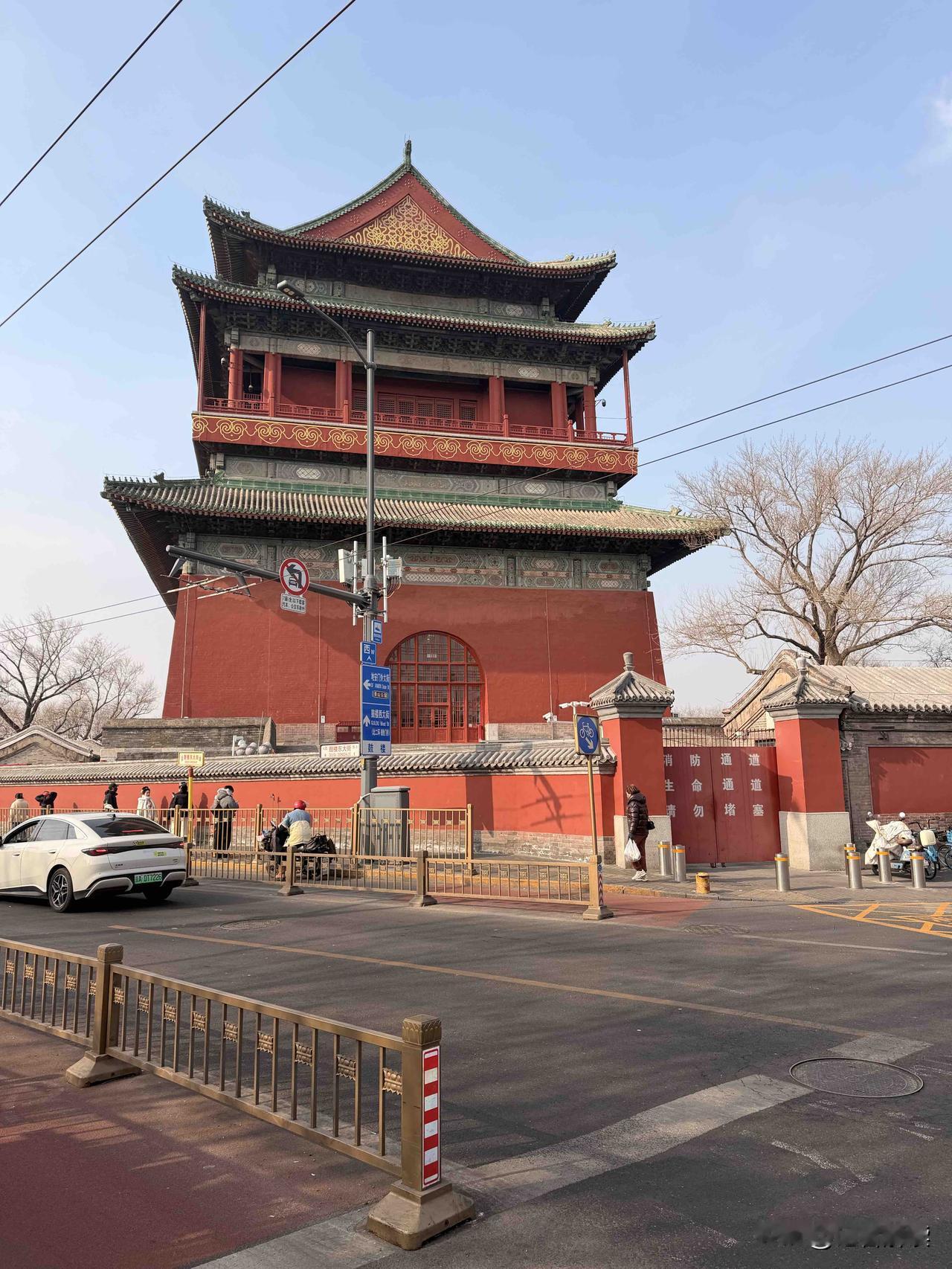 以前没有手表、闹钟，北京人全靠它看时间！鼓楼半夜一响，全城都要遵守规矩

现在我