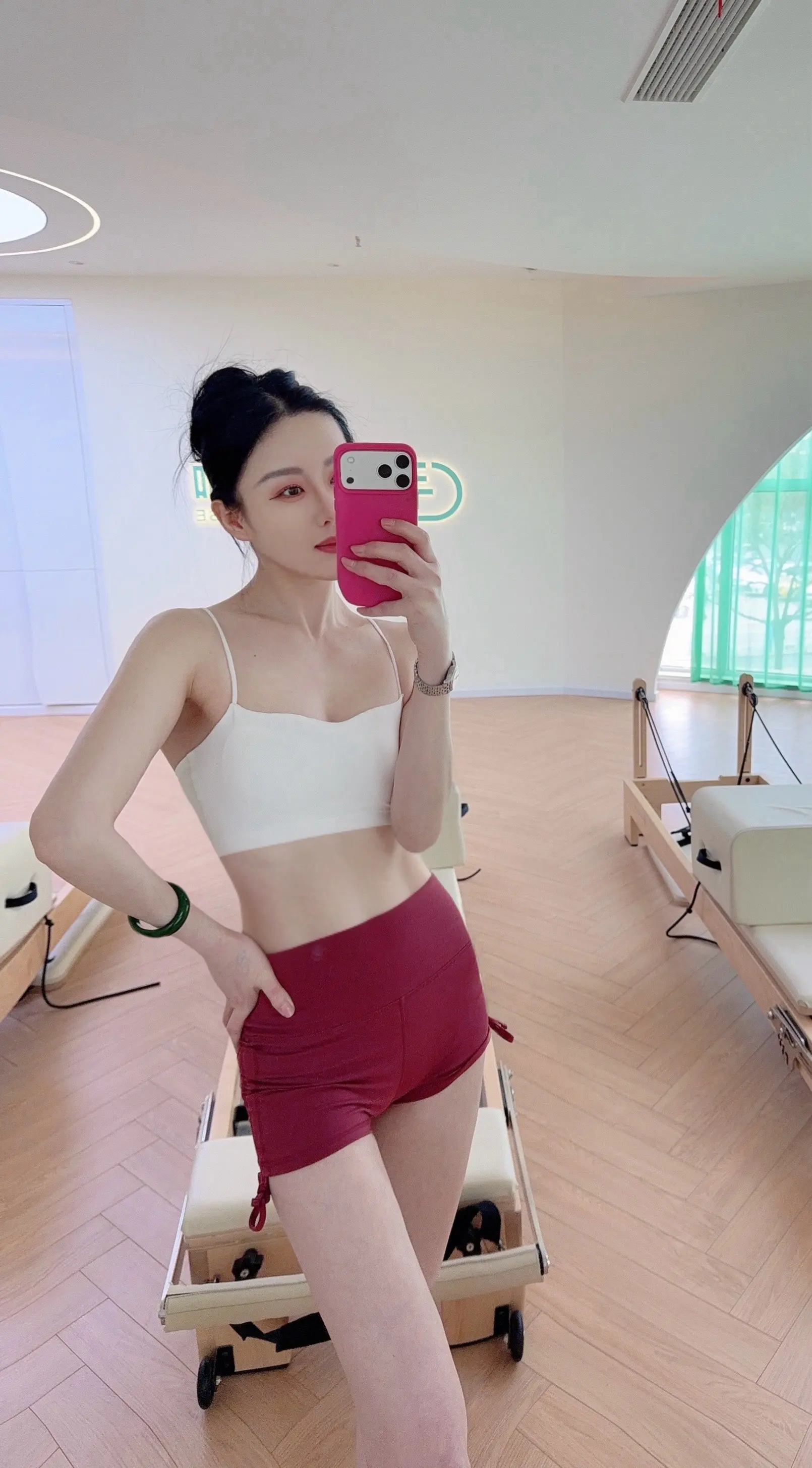 专注此刻的瑜伽练习，感受一呼一吸之间身体每个关节，每个肌肉的调动，提升...