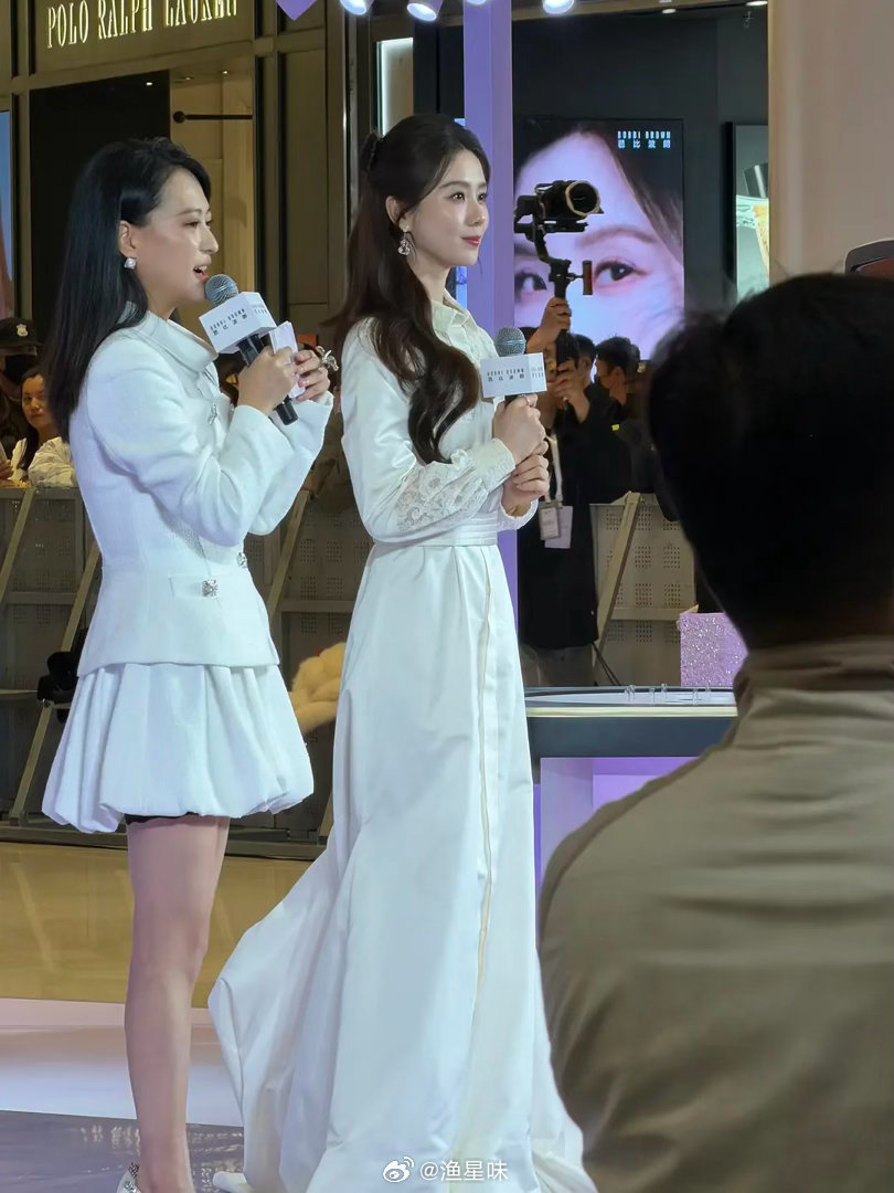 刘诗诗生图，身边人都在说怎么这么不上相……她五官真的好精致 