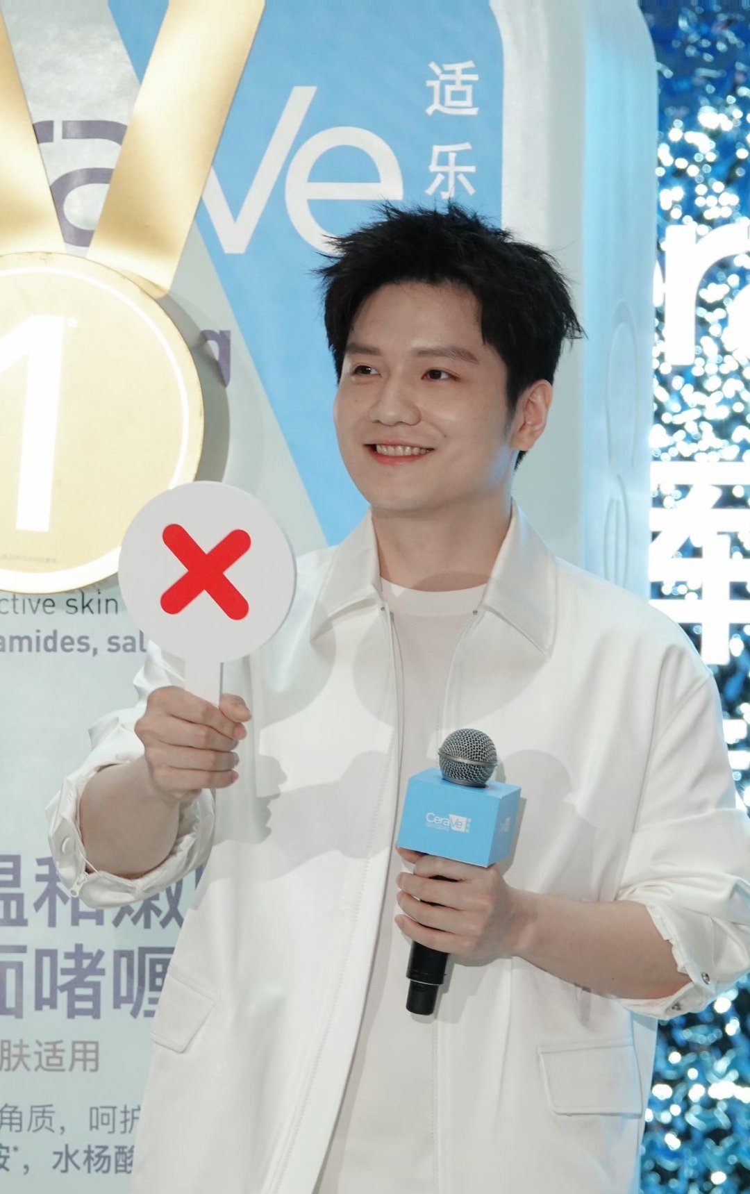 小东的两版✅❌:真人版vs卡通版 